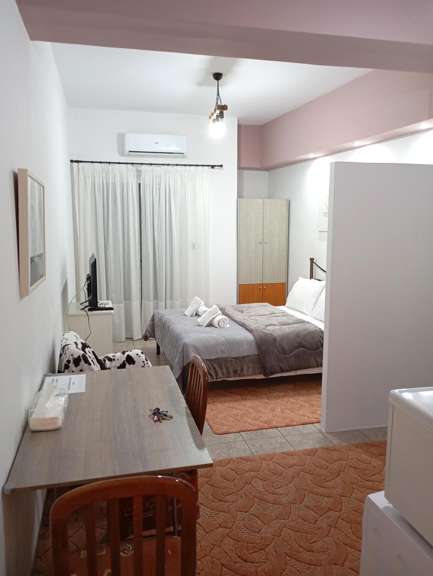 Vaso'S Appartments A Mesolóngion エクステリア 写真